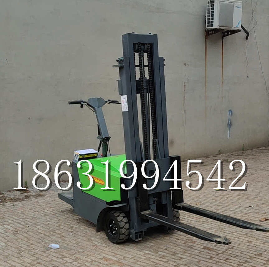 旅顺口区优程全电动叉车插腿式堆高车液压装卸车1.5吨升高小型站驾式铲车