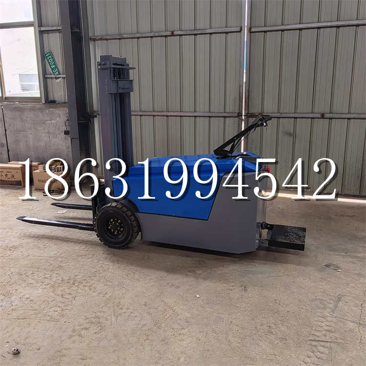 旅顺口区全电动叉车插腿式堆高车液压装卸车1.5吨升高小型站驾式铲车